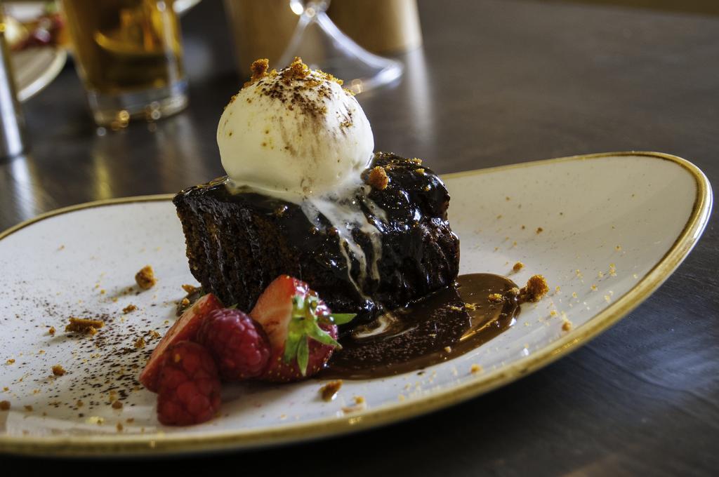 The Fleece Inn Shireshead 外观 照片
